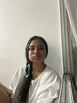 Snapshot of lizmy chatting on December 15, 2025, 6:52 am lizmy online show from December 15, 2025, 6:52 am