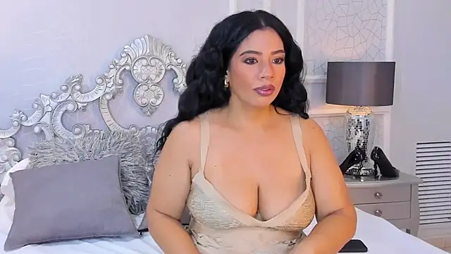 Snapshot of IvannaClaire chatting on November 28, 2025, 12:27 pm IvannaClaire online show from November 28, 2025, 12:27 pm