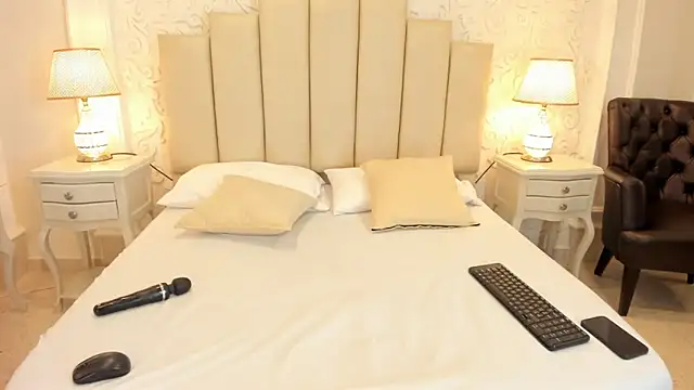 Snapshot of IvannaClaire chatting on November 25, 2025, 12:05 pm IvannaClaire online show from November 25, 2025, 12:05 pm