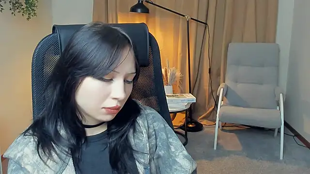 Snapshot of EthelynSeiler chatting on November 18, 2025, 3:04 pm EthelynSeiler online show from November 18, 2025, 3:04 pm