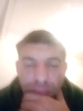 Snapshot of Motosz chatting on November 27, 2025, 7:25 pm Motosz online show from November 27, 2025, 7:25 pm