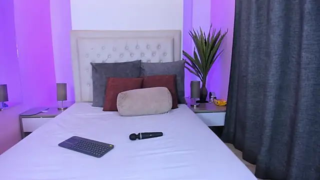 Snapshot of violeta_santanna chatting on June 21, 2026, 5:24 am violeta santanna online show from June 21, 2026, 5:24 am
