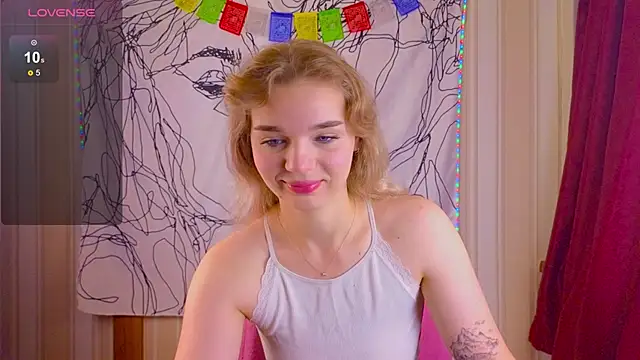 Snapshot of _EricaWinterr_ chatting on November 18, 2025, 3:43 am EricaWinterr online show from November 18, 2025, 3:43 am