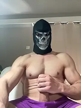 Luna MaskedMan online show from April 5, 2026, 12:01 pm