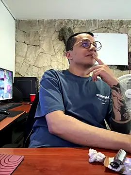 Snapshot of MarcoKostov chatting on November 20, 2025, 2:40 pm MarcoKostov online show from November 20, 2025, 2:40 pm