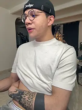 Snapshot of MarcoKostov chatting on November 21, 2025, 2:43 am MarcoKostov online show from November 21, 2025, 2:43 am