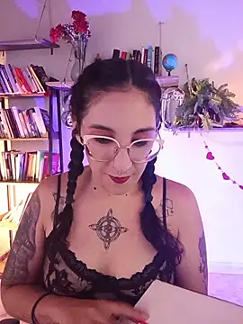 Melinerd online show from May 7, 2026, 6:00 pm