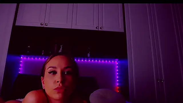 ArielEvans online show from August 7, 2026, 3:45 am