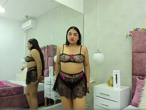 Snapshot of SalomeLee chatting on July 21, 2026, 11:22 am SalomeLee online show from July 21, 2026, 11:22 am