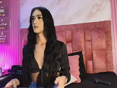 Snapshot of Roxana_Scottt chatting on November 17, 2025, 8:13 pm Roxana Scottt online show from November 17, 2025, 8:13 pm