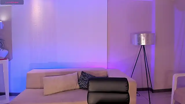 HaileyRoss  online show from March 3, 2026, 11:39 am