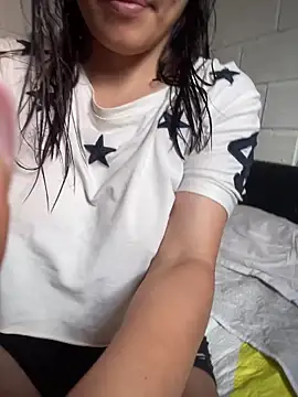 Snapshot of LaraDanverss chatting on November 26, 2025, 6:52 pm LaraDanverss online show from November 26, 2025, 6:52 pm