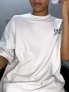 Andre 81q online show from November 19, 2025, 1:27 am