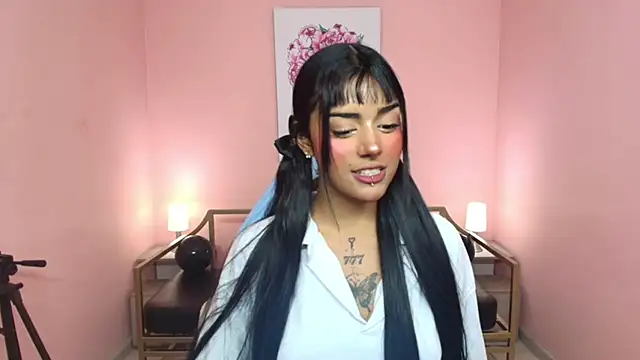 Snapshot of Milu_carbajal_x chatting on November 20, 2025, 9:36 pm Milu carbajal x online show from November 20, 2025, 9:36 pm