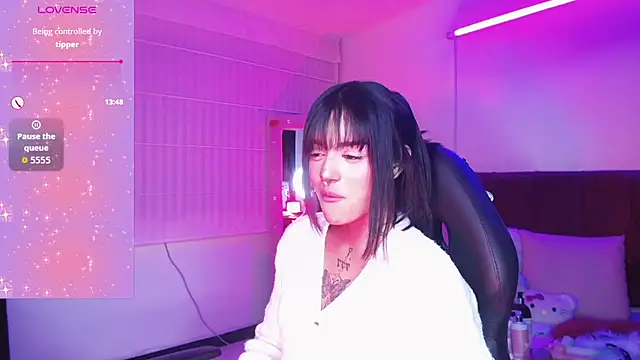 Snapshot of Milu_carbajal_x chatting on June 14, 2026, 2:24 am Milu carbajal x online show from June 14, 2026, 2:24 am