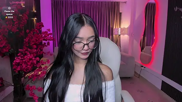 Snapshot of kylie_collins chatting on April 18, 2026, 11:34 am kylie collins online show from April 18, 2026, 11:34 am