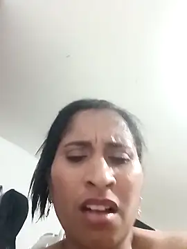 Snapshot of CarolinaNavas33 chatting on November 29, 2025, 2:06 pm CarolinaNavas33 online show from November 29, 2025, 2:06 pm