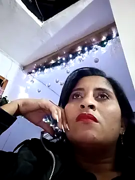 Snapshot of CarolinaNavas33 chatting on November 29, 2025, 2:01 am CarolinaNavas33 online show from November 29, 2025, 2:01 am