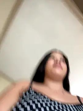 Larissa xxe online show from December 17, 2025, 12:43 pm