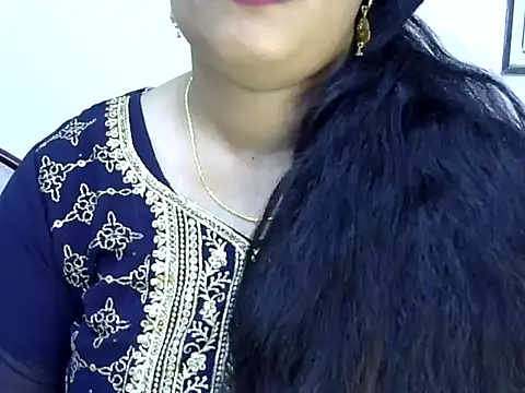 Muskan Jha online show from May 6, 2026, 2:10 pm
