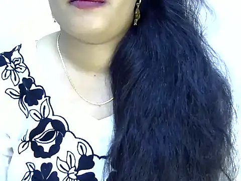 Muskan Jha online show from May 7, 2026, 2:31 pm