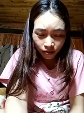 Snapshot of _Su-Su_ chatting on April 5, 2026, 5:25 am Su-Su online show from April 5, 2026, 5:25 am