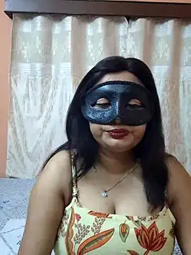 Cute-richa1 online show from April 20, 2026, 6:09 pm