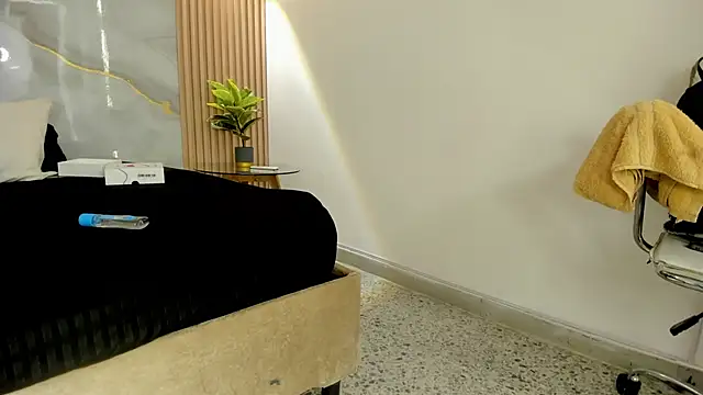 Snapshot of Debora_blaze chatting on November 25, 2025, 1:33 pm Debora blaze online show from November 25, 2025, 1:33 pm