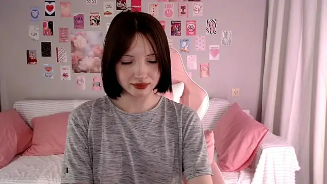 Lexi Bottom online show from December 17, 2025, 1:54 am