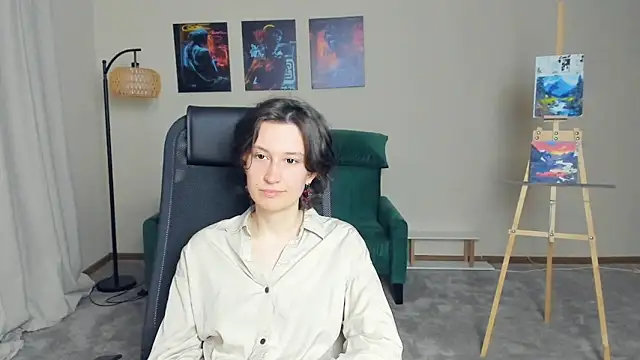 NenaBriand online show from November 19, 2025, 12:38 pm