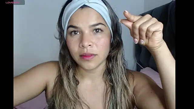 pamela Tiny online show from May 5, 2026, 9:29 pm