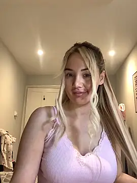 xoxohan11 online show from March 28, 2026, 12:28 pm