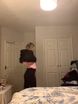 xoxohan11 online show from November 25, 2025, 9:15 pm