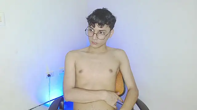 Snapshot of andrew_dann chatting on November 17, 2025, 7:51 pm andrew dann online show from November 17, 2025, 7:51 pm