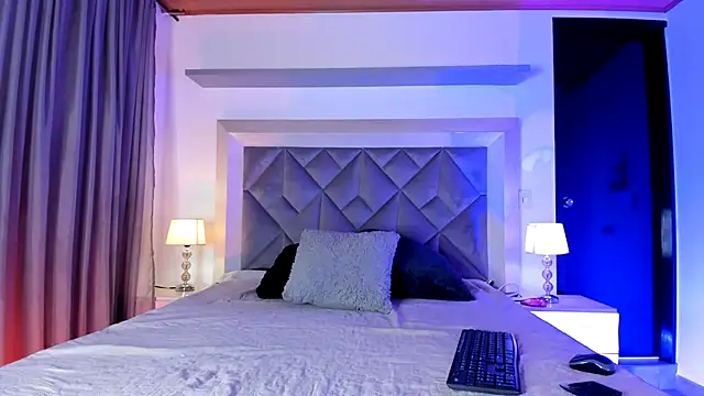 Snapshot of Celestee_rosee chatting on December 4, 2025, 7:46 pm Celestee rosee online show from December 4, 2025, 7:46 pm