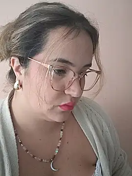 iviiiiiiiiiii online show from December 1, 2025, 12:17 pm