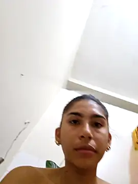 Snapshot of skinnyrox chatting on February 13, 2026, 2:22 am skinnyrox online show from February 13, 2026, 2:22 am