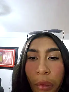 Snapshot of skinnyrox chatting on March 14, 2026, 11:55 pm skinnyrox online show from March 14, 2026, 11:55 pm