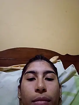 Snapshot of skinnyrox chatting on March 1, 2026, 2:33 am skinnyrox online show from March 1, 2026, 2:33 am