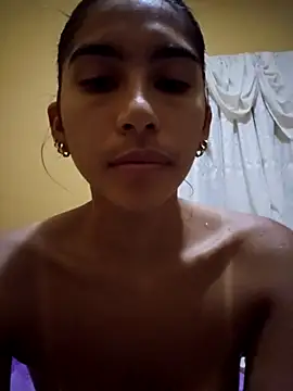 Snapshot of skinnyrox chatting on February 19, 2026, 2:41 am skinnyrox online show from February 19, 2026, 2:41 am