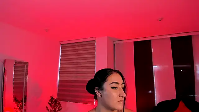 Snapshot of -Kennya chatting on December 14, 2025, 9:42 pm -Kennya online show from December 14, 2025, 9:42 pm