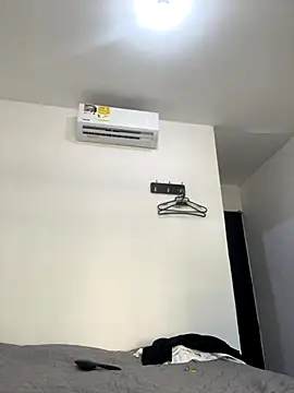 Boyfriend-Hot online show from December 5, 2025, 2:26 pm