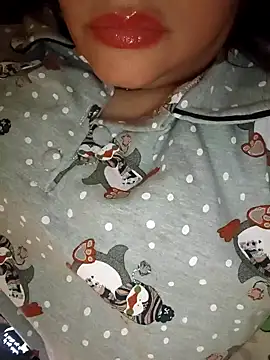 Virginass2000 online show from December 5, 2025, 1:16 am