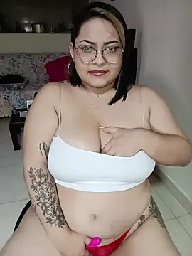 Snapshot of Anna_Lucia88 chatting on February 7, 2026, 6:32 am Anna Lucia88 online show from February 7, 2026, 6:32 am