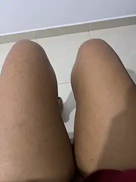 Snapshot of ErringDigs chatting on November 19, 2025, 1:22 pm ErringDigs online show from November 19, 2025, 1:22 pm