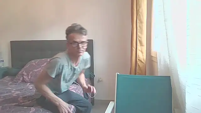 cathdeluna online show from November 16, 2025, 3:17 pm