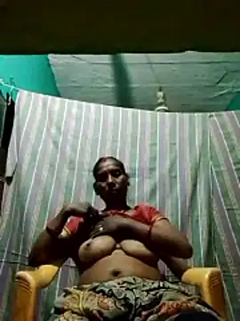 Snapshot of Xx_savita chatting on March 18, 2026, 9:04 pm Xx savita online show from March 18, 2026, 9:04 pm