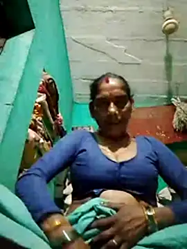 Snapshot of Xx_savita chatting on July 21, 2026, 10:44 pm Xx savita online show from July 21, 2026, 10:44 pm
