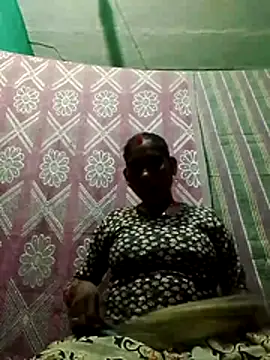 Snapshot of Xx_savita chatting on February 20, 2026, 3:47 pm Xx savita online show from February 20, 2026, 3:47 pm