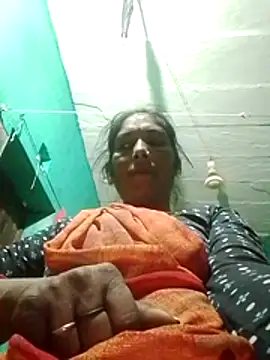 Snapshot of Xx_savita chatting on March 3, 2026, 10:17 pm Xx savita online show from March 3, 2026, 10:17 pm